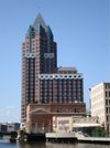 111 E Kilbourn Ave photo